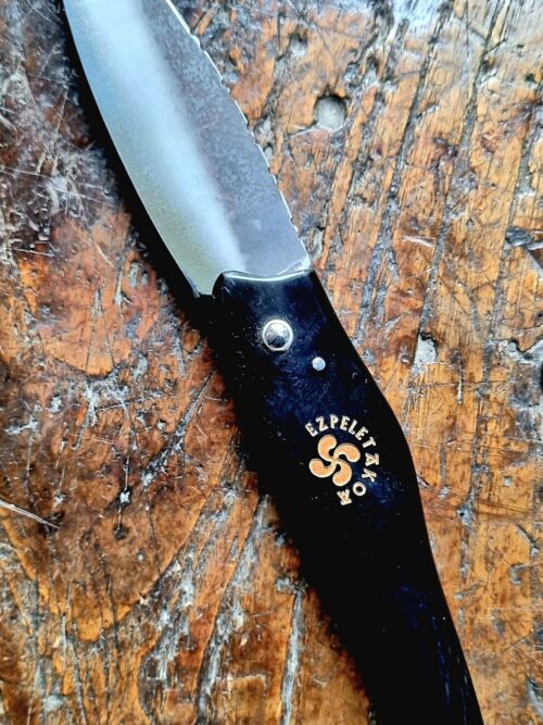 Couteau d'Espelette, Ezpeletakoa en corne noire
