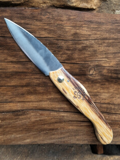 Cuchillo de Espeleta, Ezpeletakoa en madera de serpiente