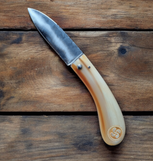 Nivelle knife in blond flamed horn
