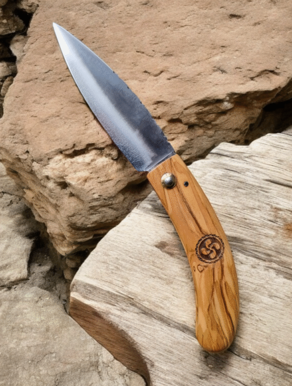 Olive wood Basque Shepherd's knife from Saint Jean de Luz