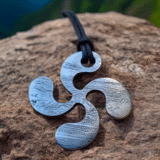 Croix basque en acier Damas forgé