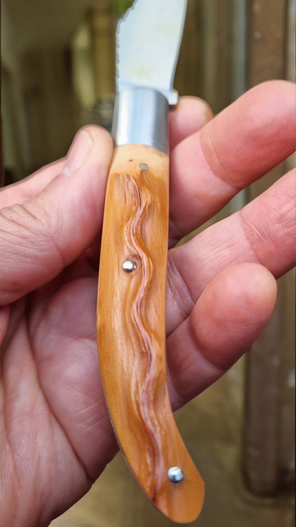 1695 Basque yatagan in scarified medlar wood