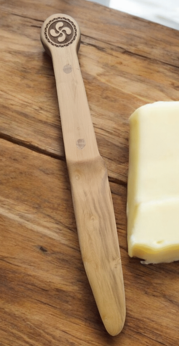 Basque spreader knife in boxwood from the Basque Country
