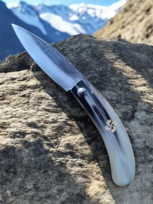 Couteau de Berger Basque en corne blonde