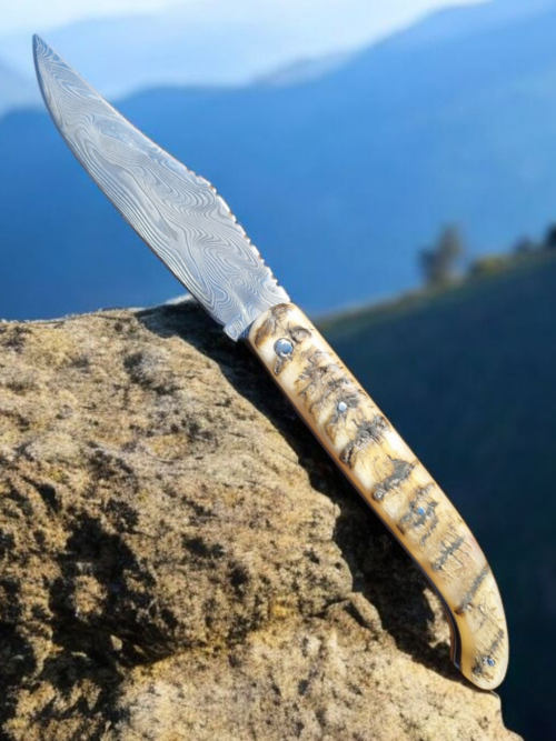 1695 Cuchillo vasco Yatagan Damasco y cuerno de oveja