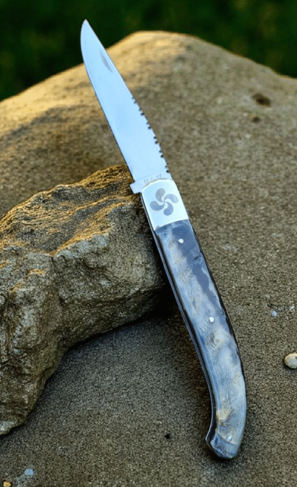 Yatagan Basque knife in Basque ewe's horn