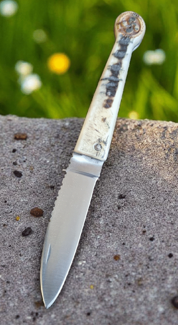 Basque knife, large size, sheep horn